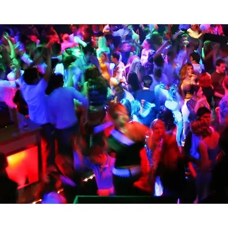 Livadia Seaside 6 게스트하우스 3*